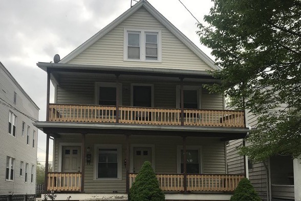 1322 Beach Ave, Unit Downstairs