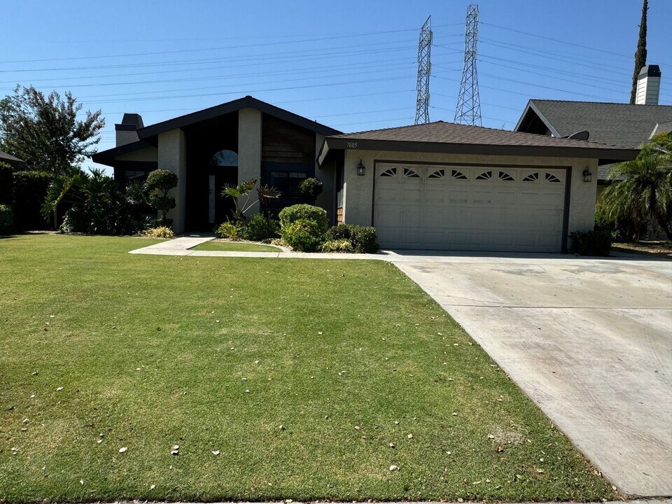 7605 Cibola Dr in Bakersfield, CA - Building Photo