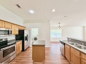 5851 Chi Chi Cir in Milton, FL - Building Photo - Building Photo