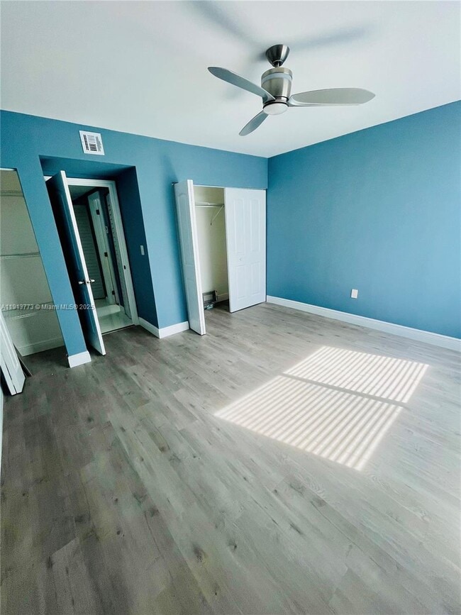 property at 1070 W 43rd Pl