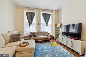 2019 Locust St in Philadelphia, PA - Building Photo - Building Photo