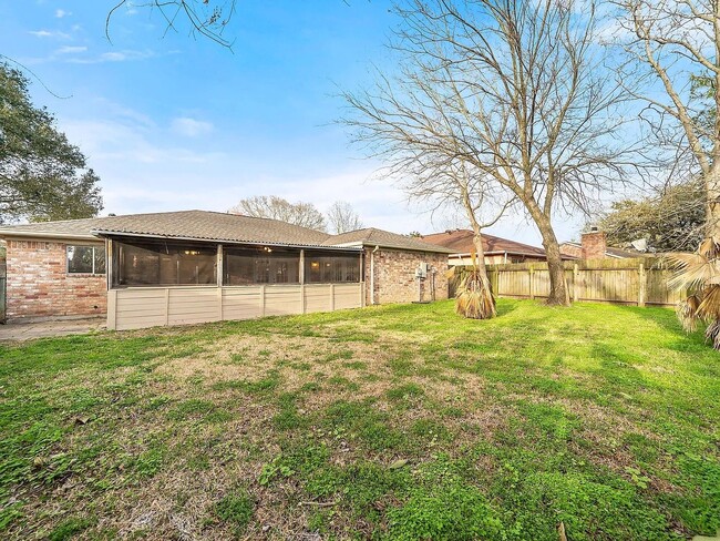 property at 16727 Royal Mile Ln