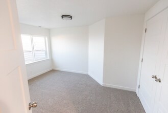 1062 N Highpass Dr in Saratoga Springs, UT - Building Photo - Building Photo