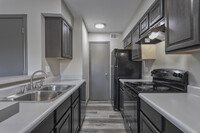 Bella Vista Pointe Apartments in Dallas, TX - Building Photo - Interior Photo