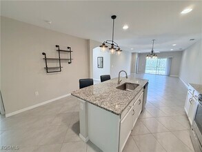 4387 Dutchess Park Rd in Ft. Myers, FL - Building Photo - Building Photo