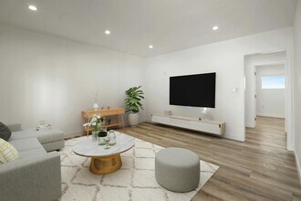 2561 W Ave 30 in Los Angeles, CA - Building Photo - Building Photo