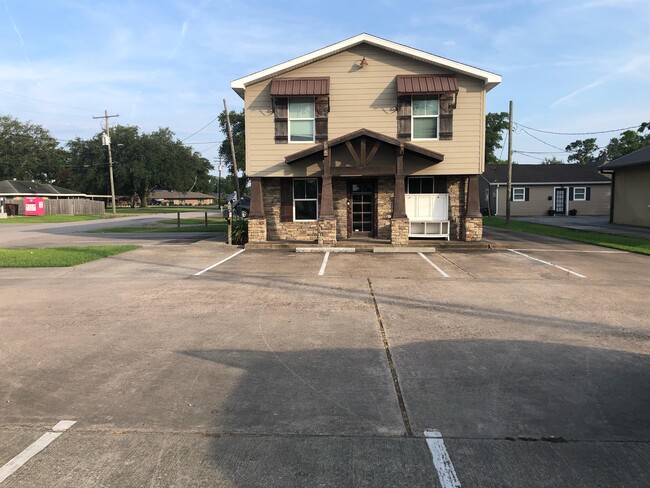 2926 Nall St in Port Neches, TX - Building Photo - Building Photo