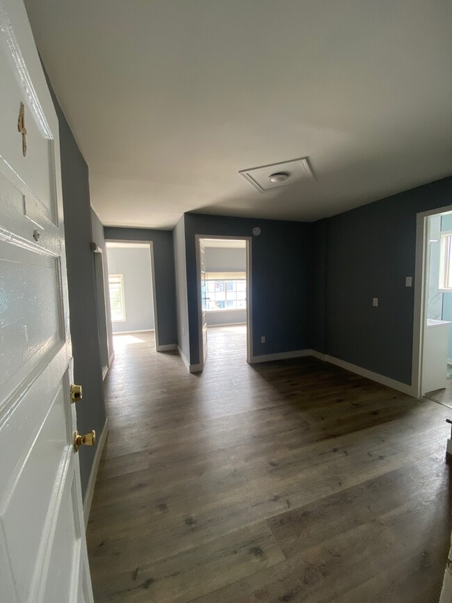 1647 W 12th Pl, Unit 4 in Los Angeles, CA - Building Photo - Building Photo