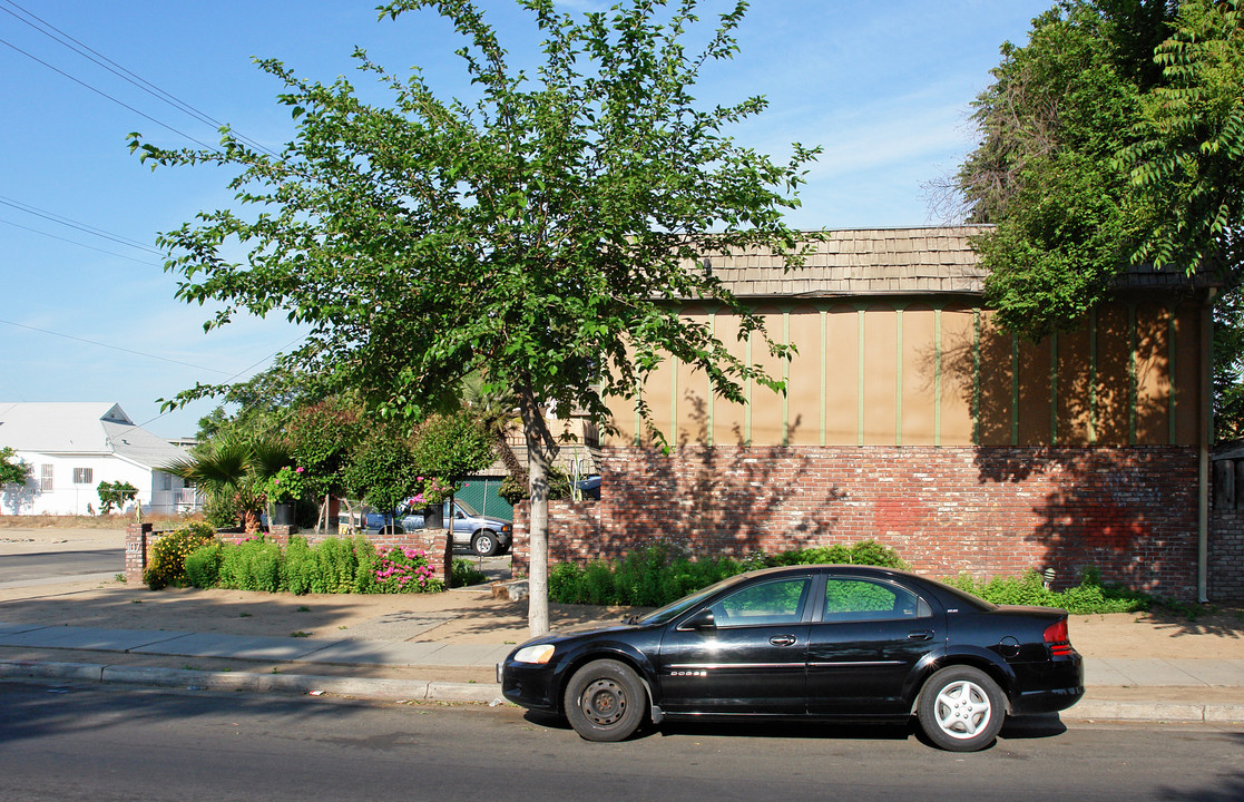 107 N San Pablo Ave in Fresno, CA - Building Photo