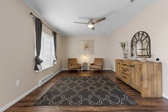 Redwood Grand Rapids in Grand Rapids, MI - Foto de edificio - Building Photo