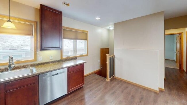 1103 E Indiana Ave in Bismarck, ND - Building Photo - Building Photo