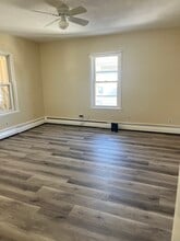 61 School St in Naugatuck, CT - Building Photo - Building Photo