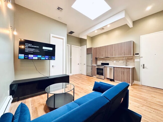 property at 1815 Putnam Ave
