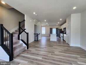 7755 Meander Ct S in Woodlawn, MD - Building Photo - Building Photo