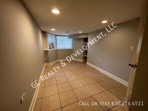 2717 N Hamlin Ave in Chicago, IL - Foto de edificio - Building Photo