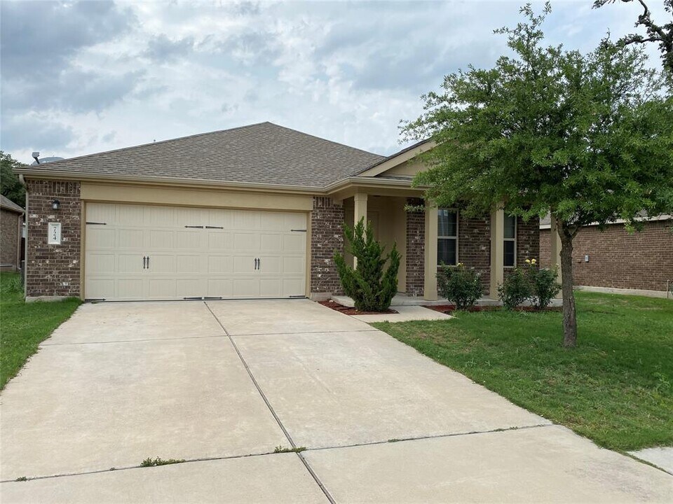 724 Heritage Grove Rd in Leander, TX - Building Photo