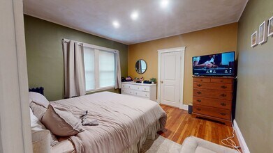 33 Walter St in Medford, MA - Building Photo - Building Photo