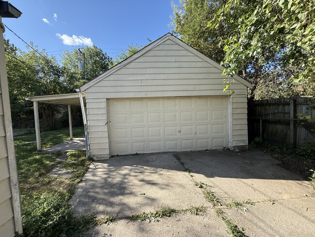 17646 Toepfer Dr in Eastpointe, MI - Building Photo - Building Photo
