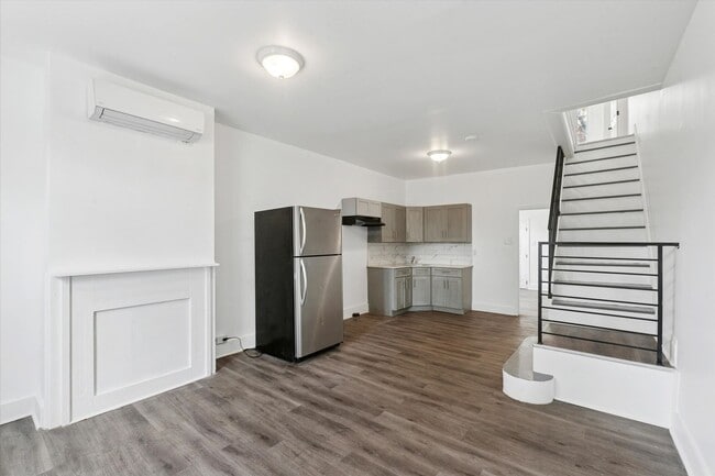 property at 2435 N Garnet St