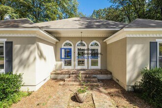 1046 Newland St in Jackson, MS - Building Photo - Building Photo