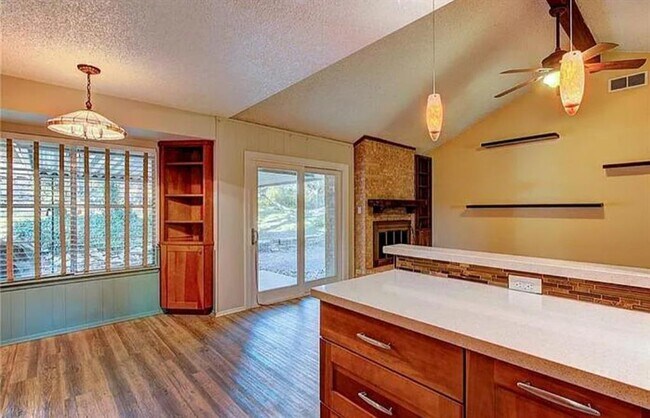 7008 Grove Crest Dr in Austin, TX - Building Photo - Building Photo