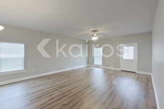 13796 Pinyon Dr in Denham Springs, LA - Foto de edificio - Building Photo