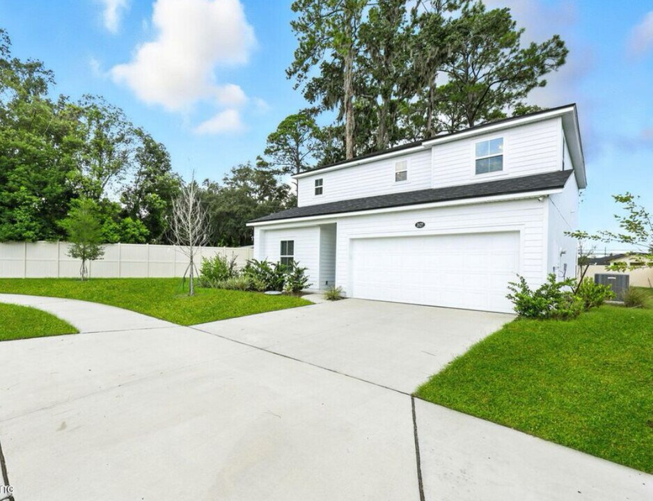 2127 Sweet Pine Ct in Jacksonville, FL - Building Photo