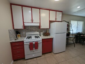 31100 Ruth Hill Rd in Yokuts Valley, CA - Building Photo - Building Photo