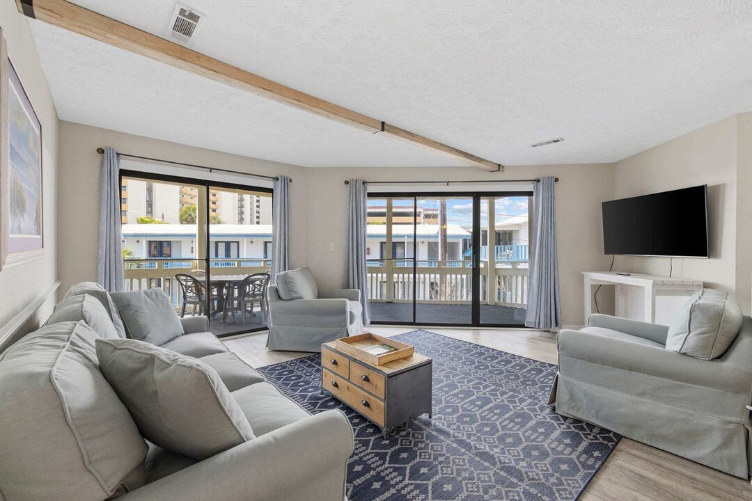 2805 N Ocean Blvd in Myrtle Beach, SC - Building Photo