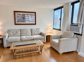 343 Hobron Ln in Honolulu, HI - Building Photo