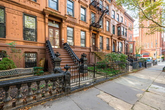 78 Mac Donough St in New York, NY - Foto de edificio - Building Photo