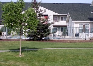 Briarwood Commons Apartments in Ellensburg, WA - Foto de edificio - Building Photo