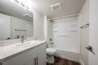 Ernie Martin Villas in Miami, FL - Building Photo - Building Photo