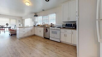 6180-6182 Mary Ln Dr in San Diego, CA - Building Photo