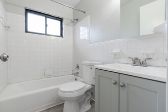 Maple Valley Apartments in Louisville, KY - Foto de edificio - Interior Photo