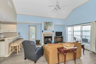 203 Sunset Point Dr, Unit 231 in Dadeville, AL - Building Photo - Building Photo