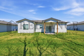 501 Elmwood St in Park City, KS - Building Photo - Building Photo