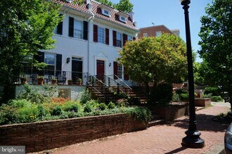 2015 Allen Pl NW in Washington, DC - Building Photo - Building Photo