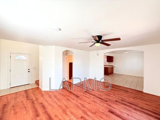 property at 762 W 21st St