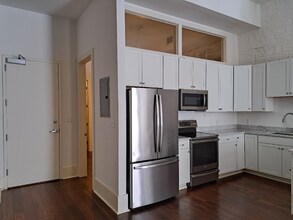 204 Decatur St in New Orleans, LA - Building Photo - Building Photo
