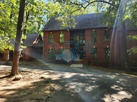 6 Country Oaks Dr in Little Rock, AR - Building Photo