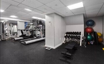 234 W 73rd St in New York, NY - Building Photo - Building Photo