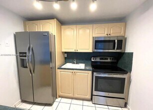 4275 NW S Tamiami Canal Dr in Miami, FL - Building Photo - Building Photo