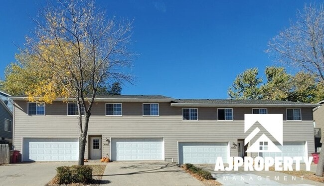 property at 4907 S Tennis Ln