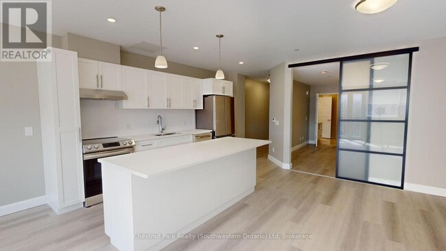 2 Quebec St in Guelph, ON - Building Photo - Building Photo