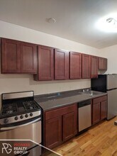 813 W Cornelia Ave, Unit #817A-208 in Chicago, IL - Building Photo - Building Photo