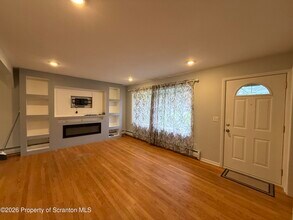 117 Beverly Dr in South Abington Township, PA - Building Photo - Building Photo