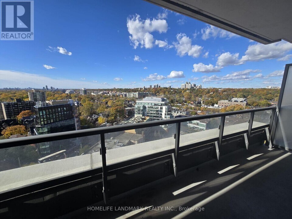 181 Bedford Rd in Toronto, ON - Building Photo