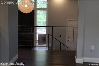 1327 Lone Pine Rd in Bloomfield Township, MI - Building Photo - Building Photo