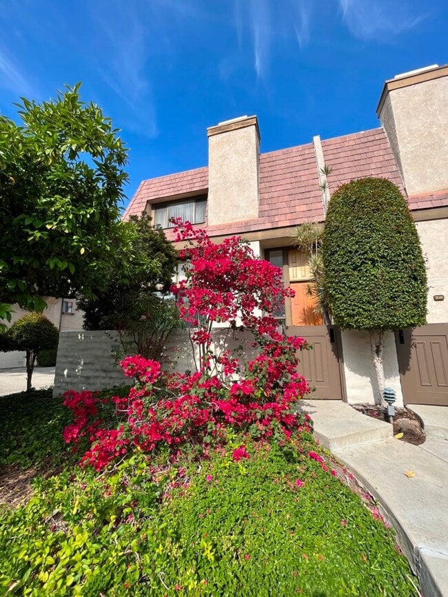 9000 Vanalden Ave in Los Angeles, CA - Building Photo - Building Photo